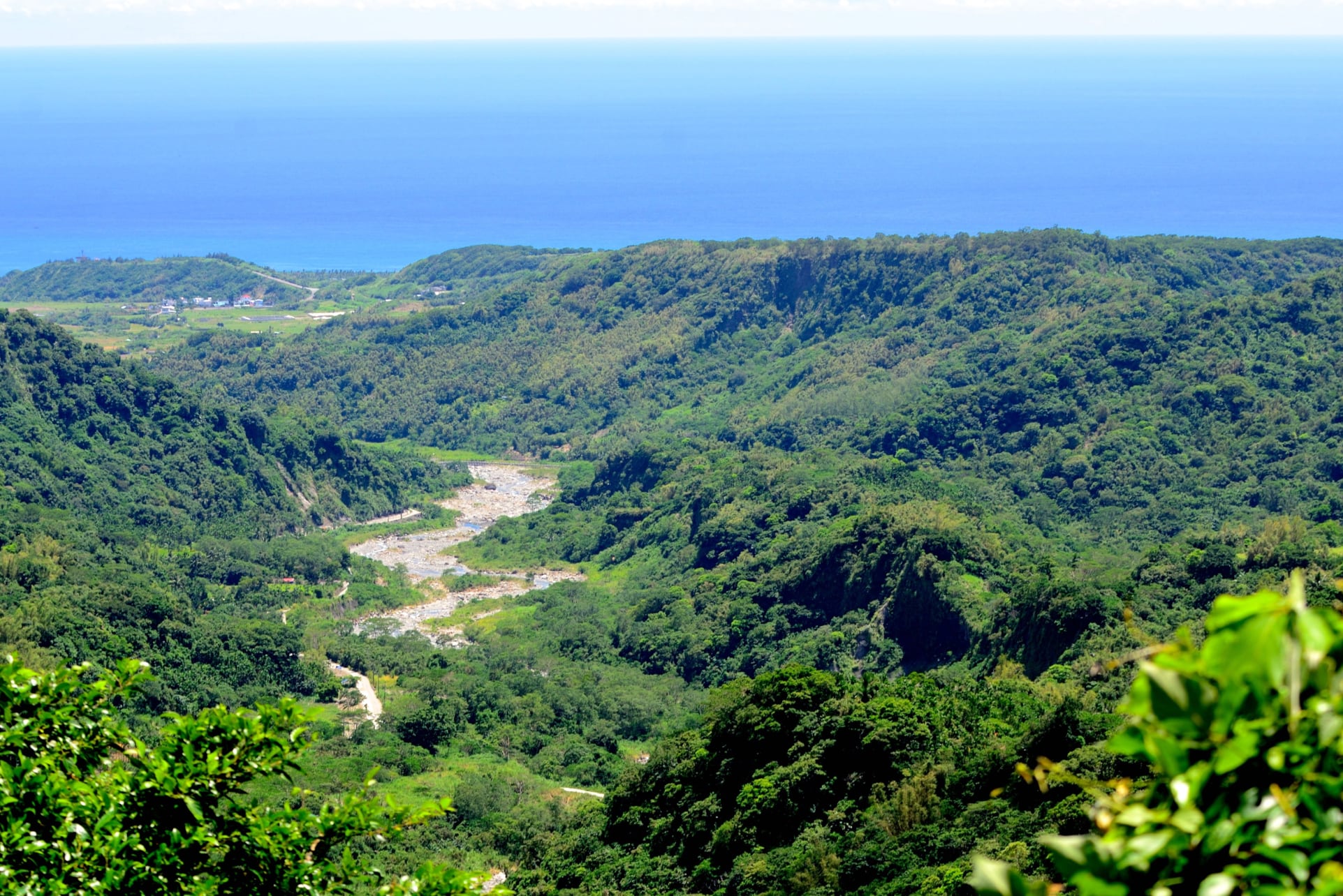 Central Mountain Range Photo